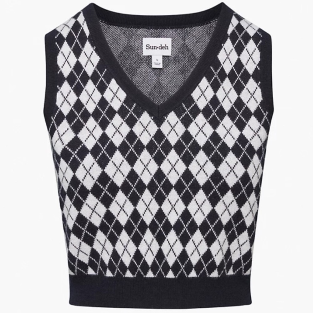 ARITZIA SWEATER VEST